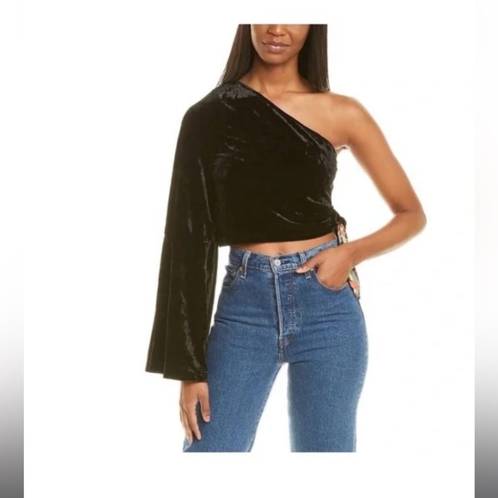 Free People Loving This Green Velvet Top Size M